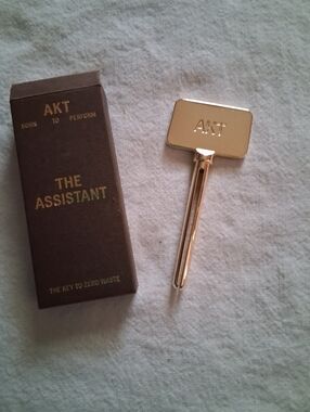 AKT The Assistant Metal Tube Squeezer